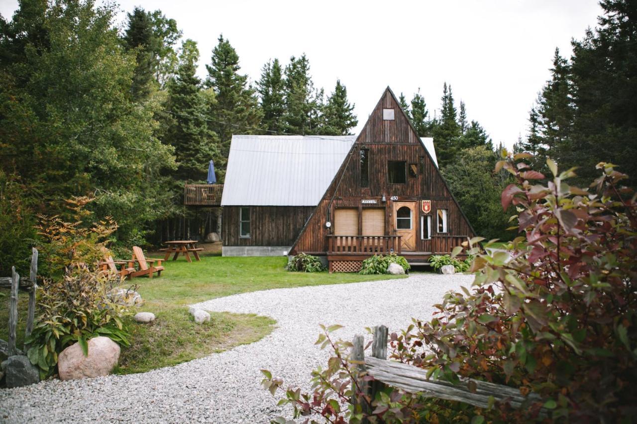 Au Sommet Du Fjord Hostel Sacre-Coeur Bagian luar foto